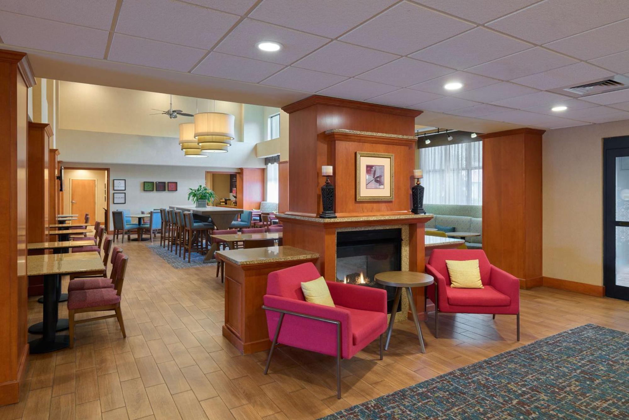 Hampton Inn & Suites Providence / Smithfield Exteriér fotografie